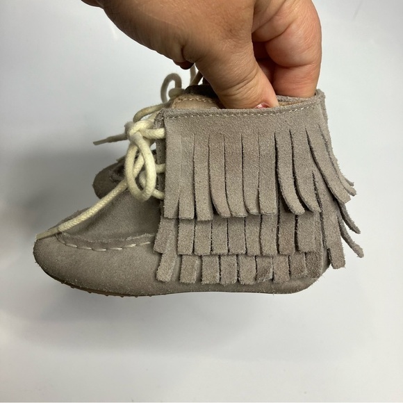 Monkey Feet gray triple layer fringe moccasins lace up size 18-24 months - Picture 5 of 7